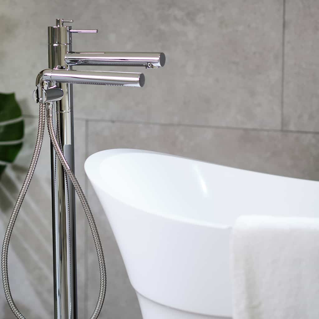 Riobel_0001_GS39C-EM_GS_Freestanding Bath Shower Mixer_Chrome_Lifestyle1
